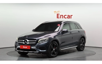 mercedes-benz-glc-220 - 0