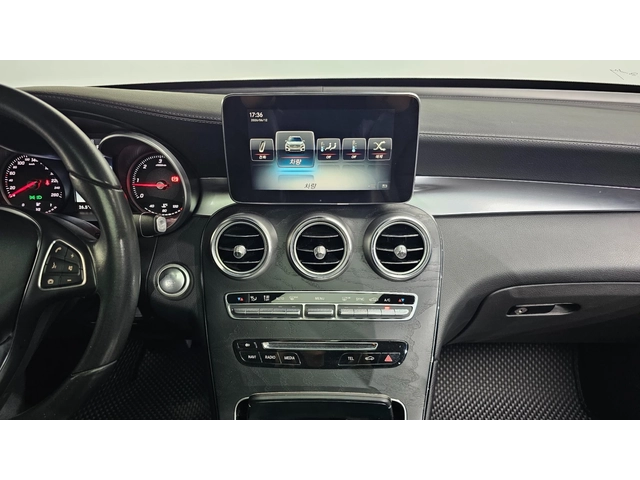 Mercedes-Benz GLC 220 4MATIC Premium | Панорама | HUD | Памет | Подгрев - автомобили, коли, обяви за нови и употребявани 12