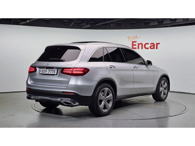 Mercedes-Benz GLC 220 4MATIC Premium | Панорама | HUD | Памет | Подгрев - автомобили, коли, обяви за нови и употребявани 1