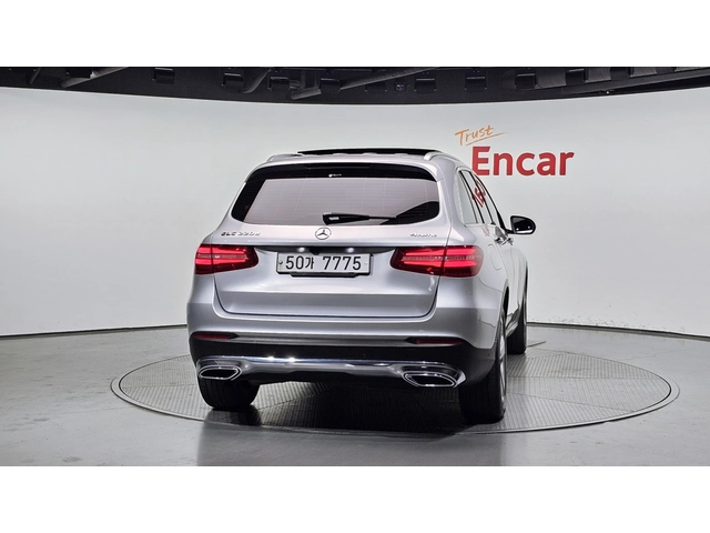 Mercedes-Benz GLC 220 4MATIC Premium | Панорама | HUD | Памет | Подгрев - автомобили, коли, обяви за нови и употребявани 3