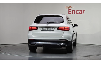 mercedes-benz-glc-220 - 3