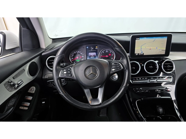 Mercedes-Benz GLC 220 GLC220d 4MATIC | Панорама | Навигация | Камера - автомобили, коли, обяви за нови и употребявани 6
