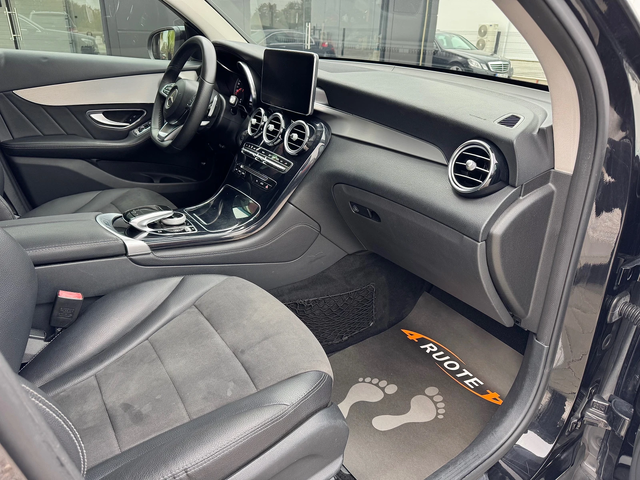 Mercedes-Benz GLC 250 d 4Matic AMG Pack - автомобили, коли, обяви за нови и употребявани 9