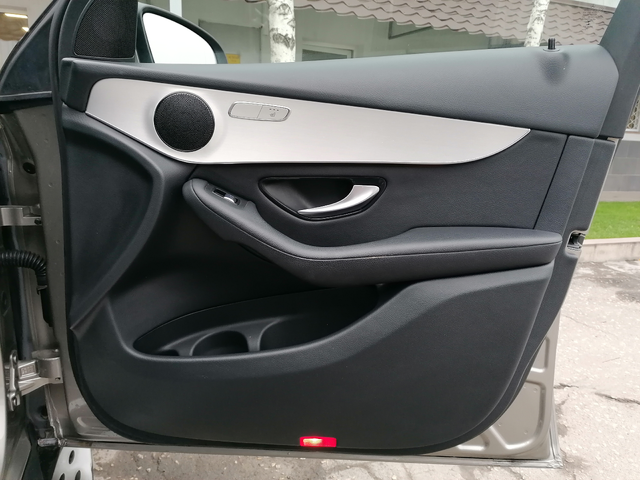 Mercedes-Benz GLC 250 4Matic - автомобили, коли, обяви за нови и употребявани 11