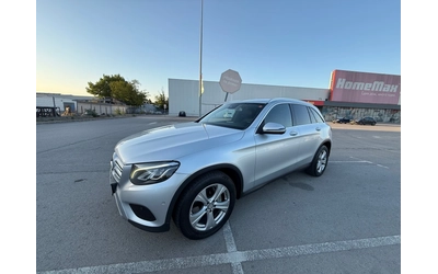 mercedes-benz-glc-250 - 1
