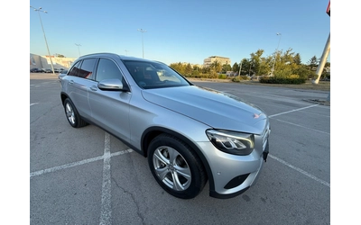 mercedes-benz-glc-250 - 3