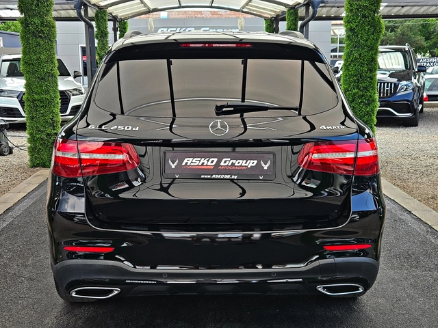 Mercedes-Benz GLC 250 ! AMG/9G-TRONIC/GERMANY/CAMERA/KEYLESS/AUTO HOLD/L - автомобили, коли, обяви за нови и употребявани 4