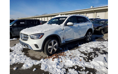 mercedes-benz-glc-300-2-0l-4-all-wheel-drive - 1