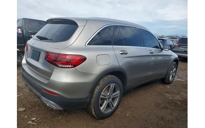 mercedes-benz-glc-300-2-0l-4-all-wheel-drive - 2