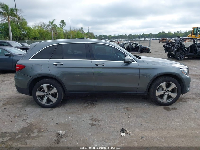 Mercedes-Benz GLC 300 2.0L I-4 DI, DOHC, VVT, TURBO, 241HP 4X2 Drive - автомобили, коли, обяви за нови и употребявани 12