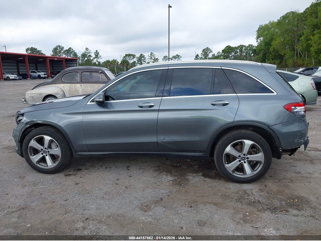 Mercedes-Benz GLC 300 2.0L I-4 DI, DOHC, VVT, TURBO, 241HP 4X2 Drive - автомобили, коли, обяви за нови и употребявани 13