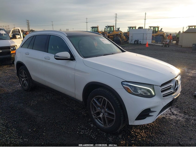 Mercedes-Benz GLC 300 2.0L I-4 DI, DOHC, VVT, TURBO, 241HP All Wheel Drive - автомобили, коли, обяви за нови и употребявани 0