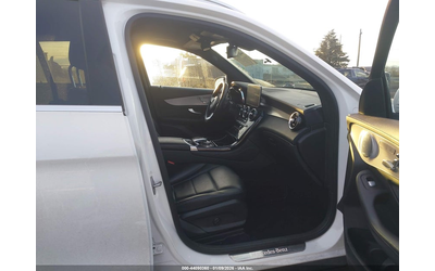 mercedes-benz-glc-300-2-0l-i-4-di-dohc-vvt-turbo-241hp-all-wheel-drive - 4