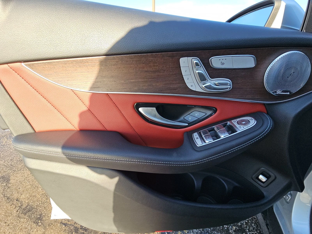 Mercedes-Benz GLC 300 AMG / TOP - автомобили, коли, обяви за нови и употребявани 11