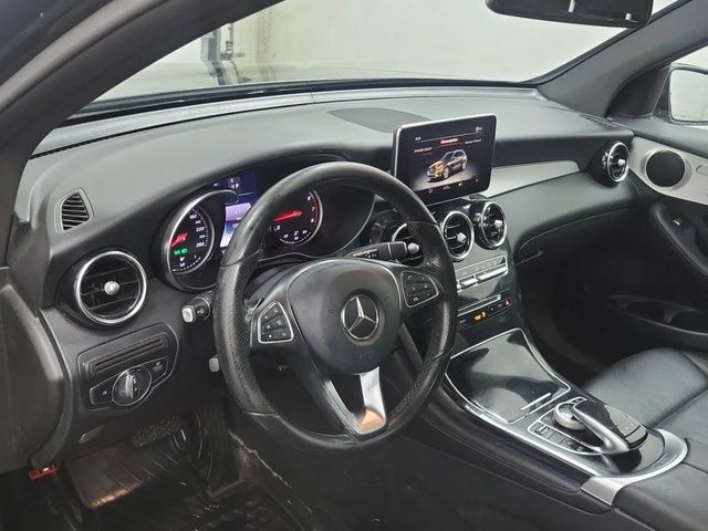 Mercedes-Benz GLC 300 AMG-line* 360View* Пано* Подгрев - автомобили, коли, обяви за нови и употребявани 7