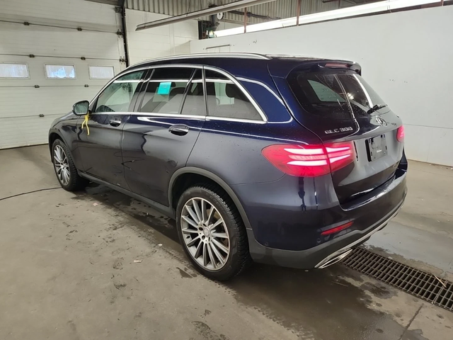 Mercedes-Benz GLC 300 AMG-line* 4M* 360View* Burmester* Подгрев* Пано - автомобили, коли, обяви за нови и употребявани 3