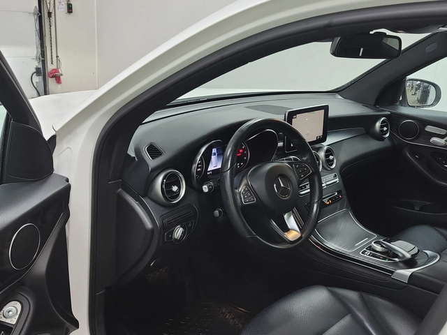 Mercedes-Benz GLC 300 С РЕГИСТРАЦИЯ & АВТО КРЕДИТ - автомобили, коли, обяви за нови и употребявани 8