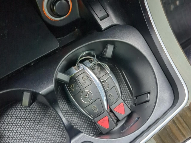 Mercedes-Benz GLC 300 С РЕГИСТРАЦИЯ & АВТО КРЕДИТ - автомобили, коли, обяви за нови и употребявани 13