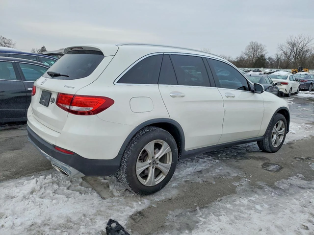 Mercedes-Benz GLC 300 2.0* 4MATIC* РЕАЛНИ КМ* ПЕРФЕКТНА - автомобили, коли, обяви за нови и употребявани 4