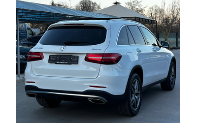 mercedes-benz-glc-300-4-matic-amg-line-key-go-panorama-camera - 4