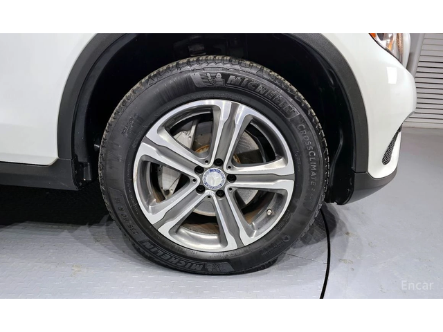 Mercedes-Benz GLC 300 КОЖА* ПАМЕТ* КАМЕРА* - автомобили, коли, обяви за нови и употребявани 4