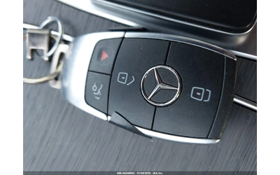 Mercedes-Benz GLC 300 4MATIC* AMG-пак* Burmester* подгрев* панорама* 360 - автомобили, коли, обяви за нови и употребявани 9