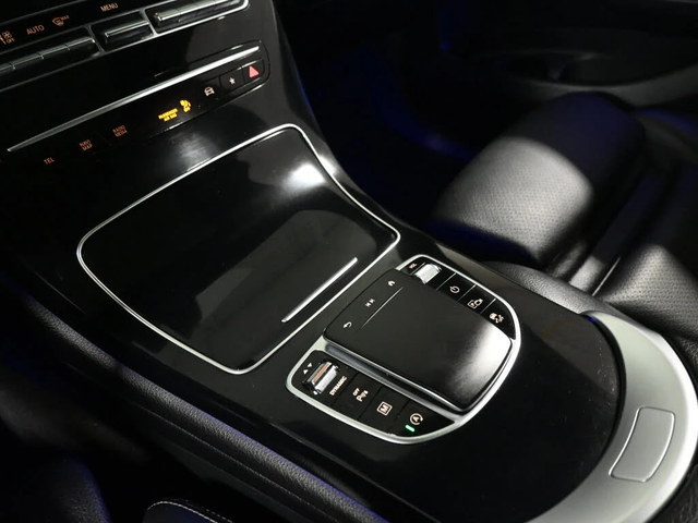 Mercedes-Benz GLC 300 4MATIC* ПОДГРЕВИ* PANO* 360* AMBIENT* М.точка - автомобили, коли, обяви за нови и употребявани 16