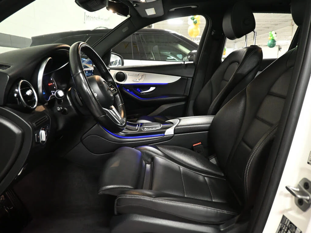 Mercedes-Benz GLC 300 4MATIC* ПОДГРЕВИ* PANO* 360* AMBIENT* М.точка - автомобили, коли, обяви за нови и употребявани 9