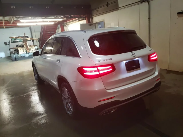 Mercedes-Benz GLC 300 4matic - автомобили, коли, обяви за нови и употребявани 3
