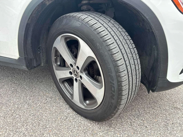 Mercedes-Benz GLC 300 * CARFAX * ПАНО * KEYLESS * КЛИП НА МОТОРА - автомобили, коли, обяви за нови и употребявани 6