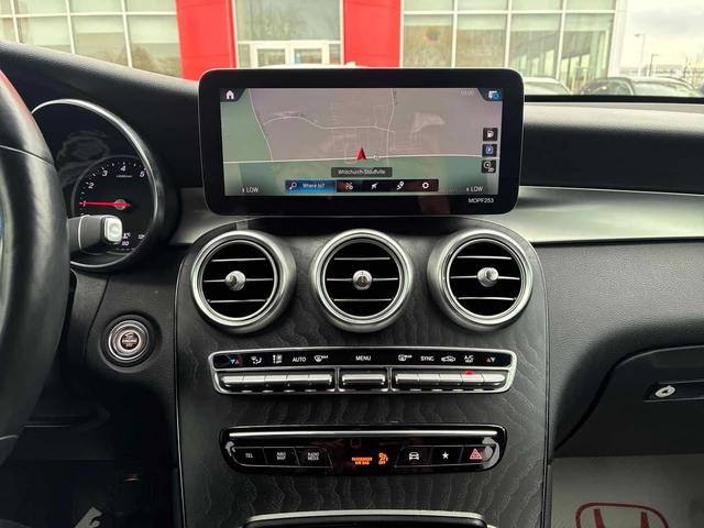 Mercedes-Benz GLC 300 * CARFAX * ПАНО * KEYLESS * КЛИП НА МОТОРА - автомобили, коли, обяви за нови и употребявани 8