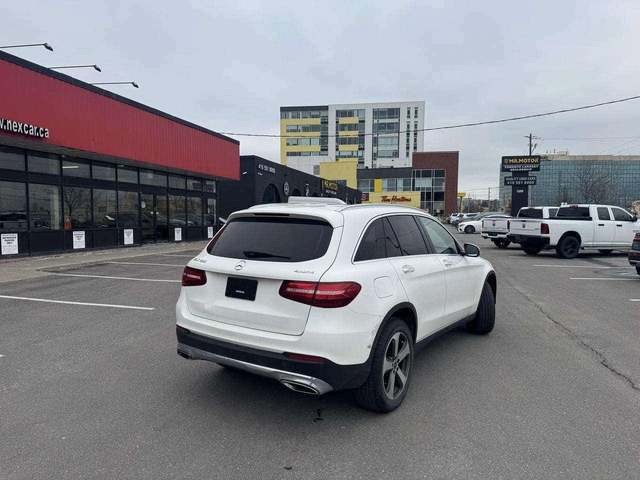 Mercedes-Benz GLC 300 ПОДГРЕВИ * ПАНО * KEYLESS * CARFAX - автомобили, коли, обяви за нови и употребявани 5