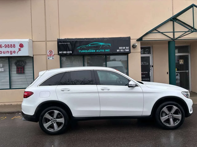 Mercedes-Benz GLC 300 4MATIC * ПОДГРЕВИ * ПАНО * KEYLESS * CARFAX - автомобили, коли, обяви за нови и употребявани 1