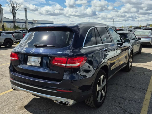 Mercedes-Benz GLC 300 * CARFAX * ПАНОРАМА * МАХАГОН * ПОДГРЕВИ * - автомобили, коли, обяви за нови и употребявани 2