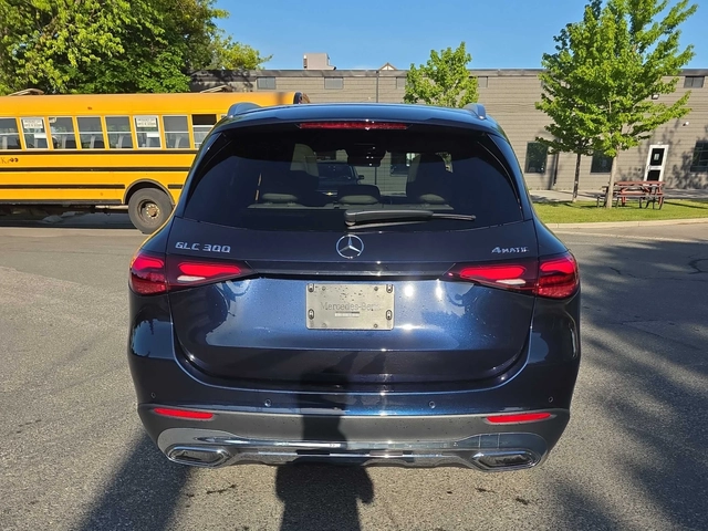 Mercedes-Benz GLC 300 2 КЛЮЧА * ПАНОРАМА * ПОДГРЕВИ * CARFAX - автомобили, коли, обяви за нови и употребявани 4