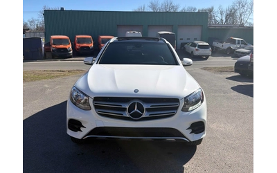 mercedes-benz-glc-300 - 1