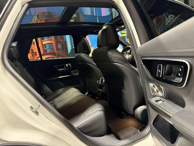 Mercedes-Benz GLC 300 4MATIC  / ЦЕНА ДО БЪЛГАРИЯ ! - автомобили, коли, обяви за нови и употребявани 8