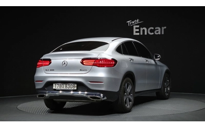 mercedes-benz-glc-300 - 1