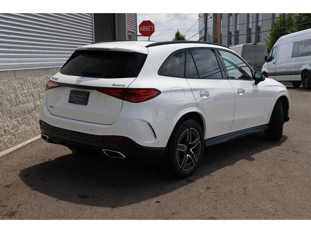 Mercedes-Benz GLC 300 4MATIC AMG LINE* DISTRONIC* BURMESTER* 360* PANO* - автомобили, коли, обяви за нови и употребявани 1