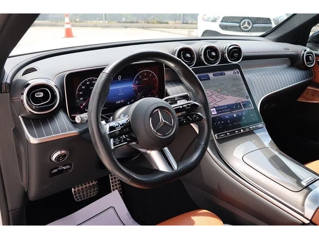 Mercedes-Benz GLC 300 4MATIC AMG LINE* DISTRONIC* BURMESTER* 360* PANO* - автомобили, коли, обяви за нови и употребявани 3