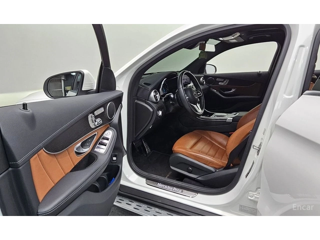 Mercedes-Benz GLC 300 AMG* LINE* COUPE* ОБДУХВАНЕ* ДИСТРОНИК* ХЕДЪП* - автомобили, коли, обяви за нови и употребявани 4