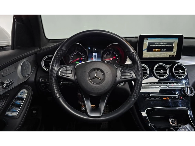 Mercedes-Benz GLC 300 AMG* LINE* BURMESTER* ДИСТРОНИК* ХЕДЪП* 360КАМЕРА* - автомобили, коли, обяви за нови и употребявани 6