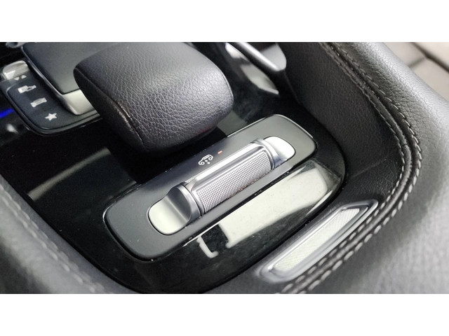 Mercedes-Benz GLC 300 - автомобили, коли, обяви за нови и употребявани 9
