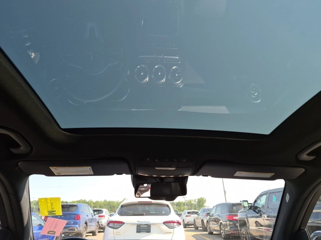 Mercedes-Benz GLC 300 4MATIC - автомобили, коли, обяви за нови и употребявани 9