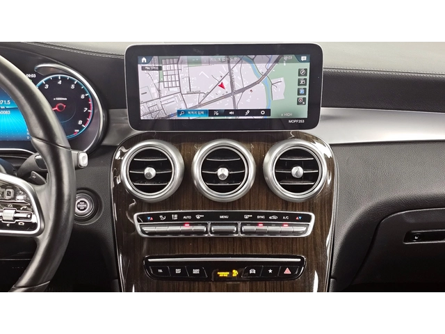 Mercedes-Benz GLC 300 GLC300 4MATIC | HUD | MEMORY | Панорама - автомобили, коли, обяви за нови и употребявани 10