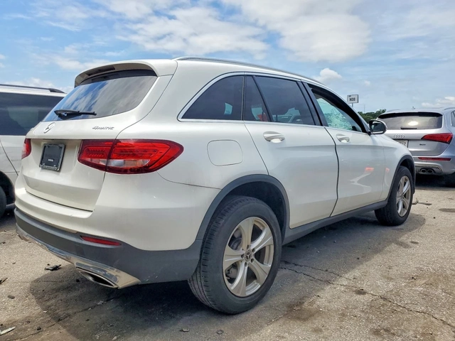 Mercedes-Benz GLC 300 4MATIC - автомобили, коли, обяви за нови и употребявани 2