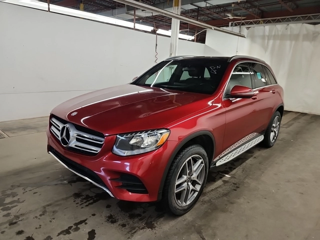 Mercedes-Benz GLC 300 4MATIC | Панорама | Камера | Чист Carfax - автомобили, коли, обяви за нови и употребявани 0