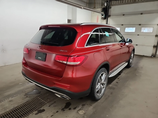 Mercedes-Benz GLC 300 4MATIC | Панорама | Камера | Чист Carfax - автомобили, коли, обяви за нови и употребявани 3