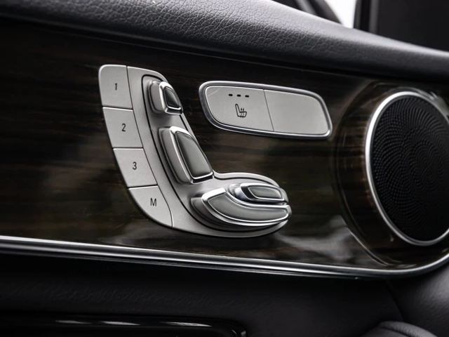 Mercedes-Benz GLC 300 GLC 300 4MATIC | Burmester | Panorama | HUD | Navi - автомобили, коли, обяви за нови и употребявани 14