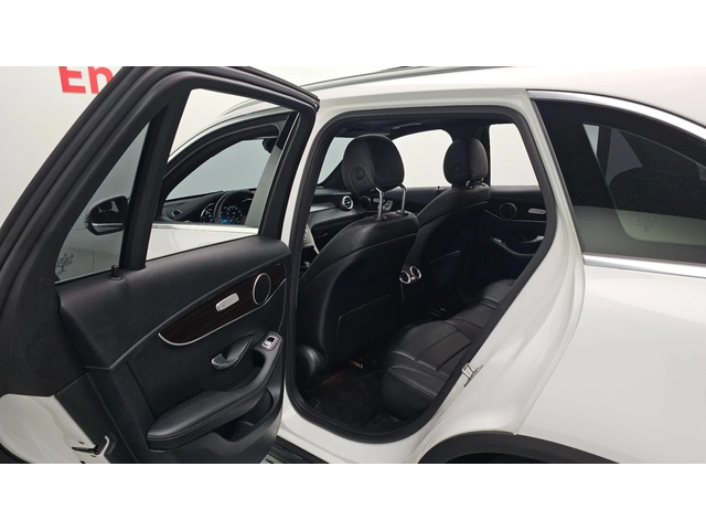 Mercedes-Benz GLC 300 4MATIC - автомобили, коли, обяви за нови и употребявани 8